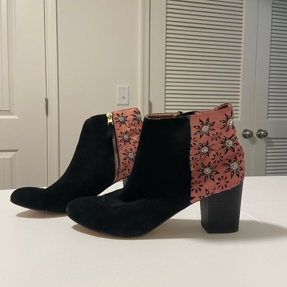 EUC | Miss Albright beaded ankle boots —‎ size 8